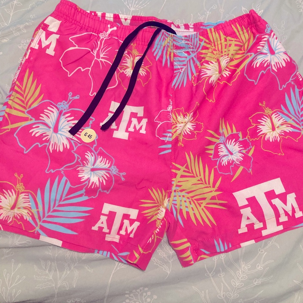 A&M women’s pink shorts sz. XL nwt